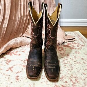 SHYANNE Western Boots Size 7US